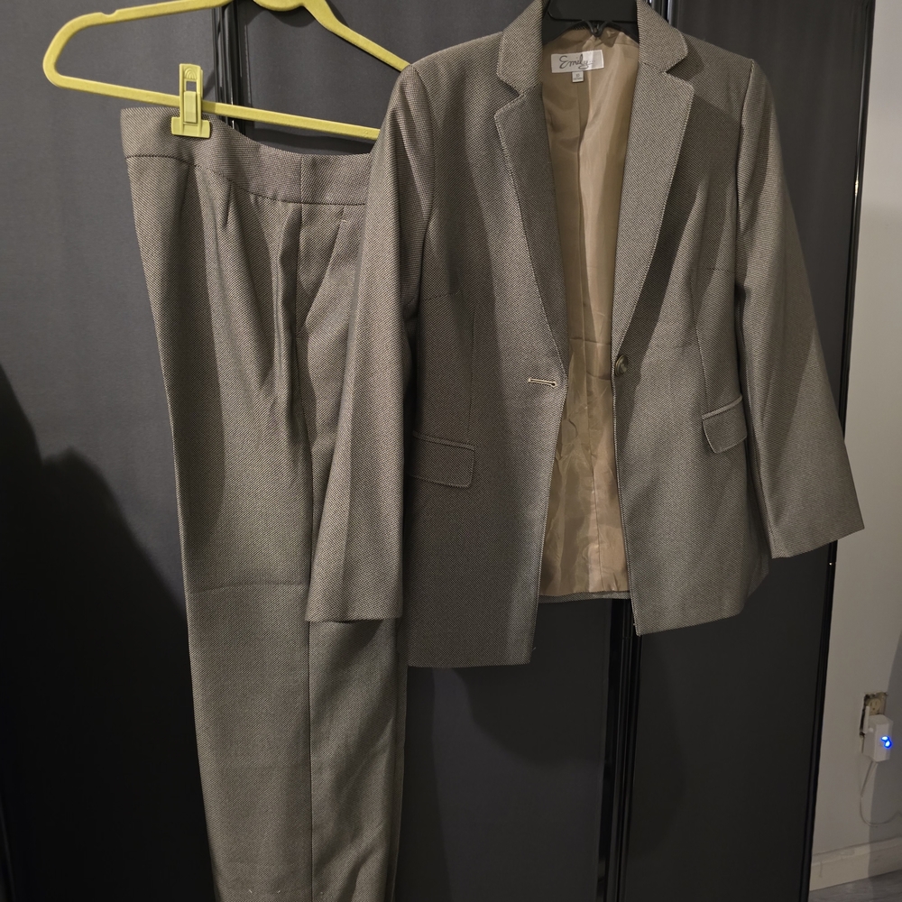 Gray Suit Set - Picture 2 of 2